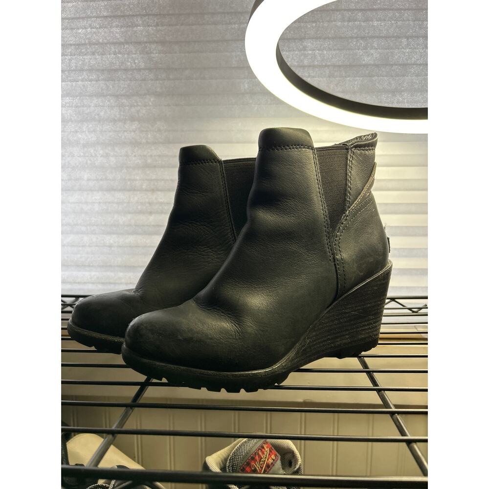 Sorel Black Leather Wedge Booties Gray Accents 7.5 Chic Winter